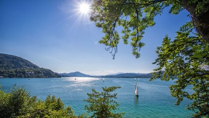 Blick auf Segelboote am Wörthersee