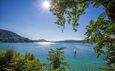 Blick auf Segelboote am Wörthersee