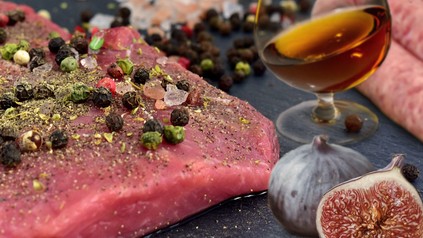 Ein Stück Kalbsfilet mit Feigen