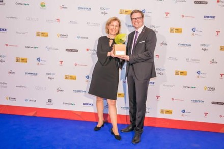 Marion Stemmler, und Sascha Dalig mit dem Green Franchise Award