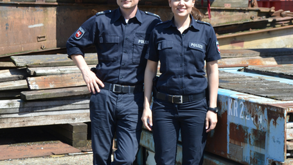 Zwei Polizisten Florian Lukas und Sophie Dal