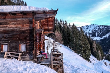 Berghütte im Schnee