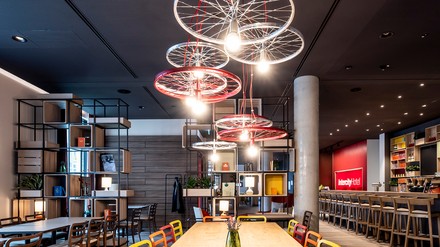 Blick in die Lobby des neuen IntercityHotel Hildesheim