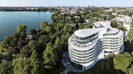 Das Hamburger Fünf-Sterne-Superior-Haus an der Alster von außen