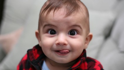 Schielendes Baby