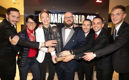 Philipp Stohner (Vizepräsident VKÖ), Petra Nocker Schwarzenbacher (Bundesspartenobfrau in der Wirtschaftskammer Österreich), Agnes Karrasch, VKÖ-Präsident Mike P.Pansi, Celino Waldner, Trainer Alexander Forbes (Vizepräsident VKÖ) und Thomas Penz