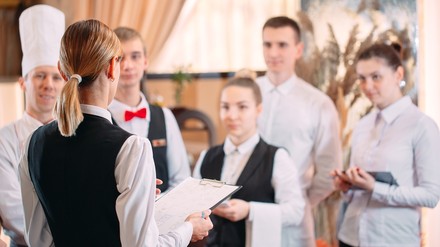 Azubis in einem Hotel