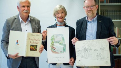 Barbara Siebeck, Thomas Bürger und Josef Matzerath mit Büchern und Bildern von Wolfram Siebeck