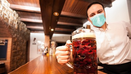 Fast 100 Landgasthöfe in Baden-Württemberg dürfen sich nun auf Fördergelder freuen. (© Minerva Studio/stock.adobe.com)
Ein Dorfgasthof