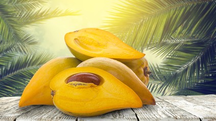 Die peruanische Lucuma aufgeschnitten