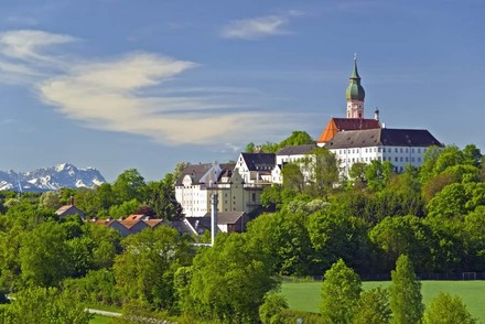Panorama der Klosteranlage Andechs