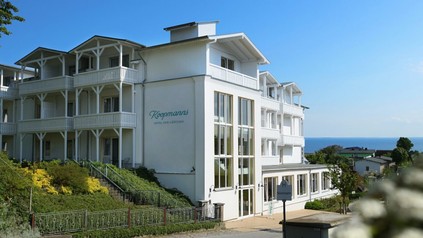 Nur sechs Gehminuten vom breiten Sandstrand entfernt liegt das neue Koopmanns Hotel und Lädchen. (Foto: © Arcona)