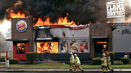 Burger King Restaurant brennt