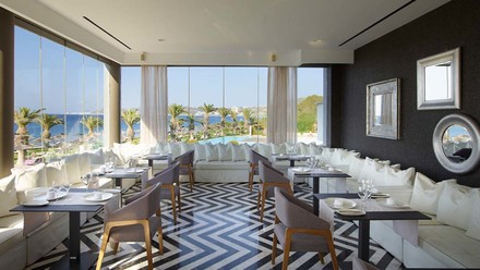 Am Abend des 27. April 2022 verwöhnt Frank Rosin die Gäste des stilvollen Adults-Only-Hotels. (Foto: © The Ixian Grand & All Suites)