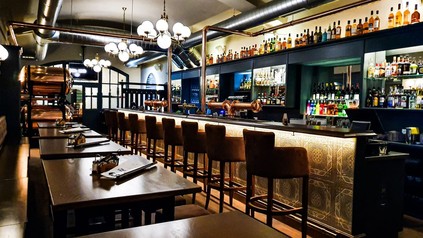 Long Bar in der Long Hall
