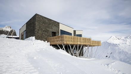 Das neue "The Japanese by The Chedi Andermatt“ von außen.