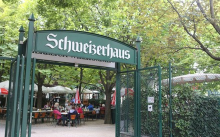 Der Eingang zum Schweizerhaus
