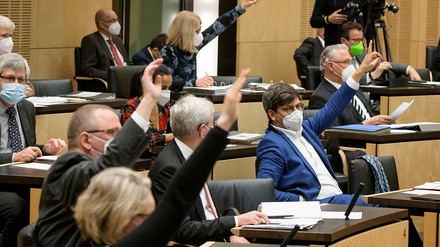 Blick auf eine Abstimmung am 12. Februar 2021, der 1000. Plenarsitzung des Deutschen Bundesrates