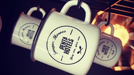 „Souper Heros“-Tassen der Penta-Hotels