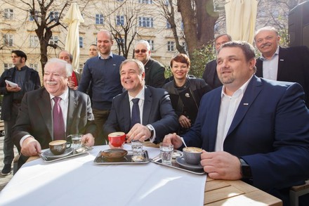 Bürgermeister Michael Häupl, WK-Wien Präsident Walter Ruck, Kaffeehäuser-Obmann Wolfgang Binder