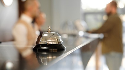 Die Rezeption in einem Hotel