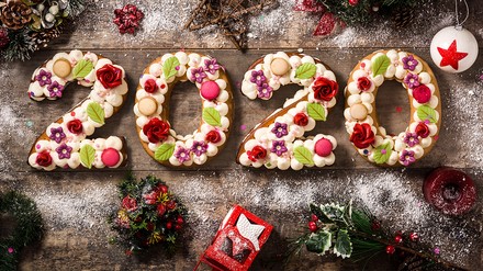 Lebkuchen in der Form der Zahl 2020