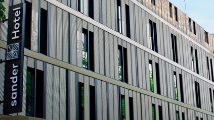 Die Wand eines modernen Hotels