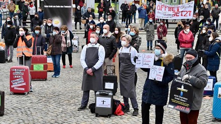 Gastronomen und Hoteliers in Waren demonstrierten am 6. März 2021 für die Öffnung des Gastgewerbes