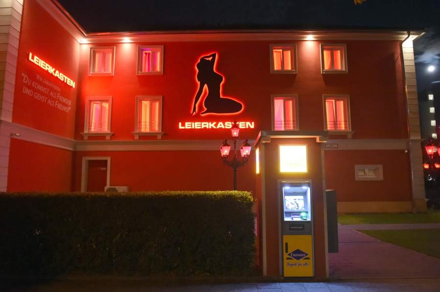 „Restaurantempfehlung“: Münchner Puff bekommt Familienbesuch | HOGAPAGE ...