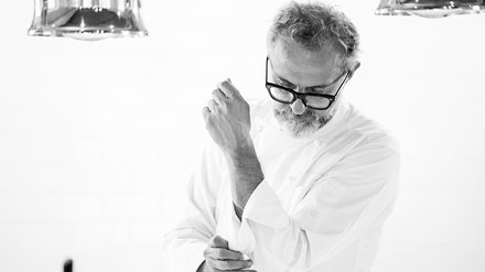 Massimo Bottura erhielt mit seinem Team auch 2020 erneut drei Michelin-Sterne für seine „Osteria Francescana“. (©Massimo Bottura/Osteria Francescana)
Massimo Bottura