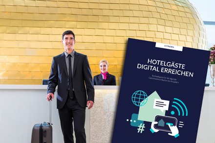 ein buch mit der Aufschrift Hotelgäste digital erreichen