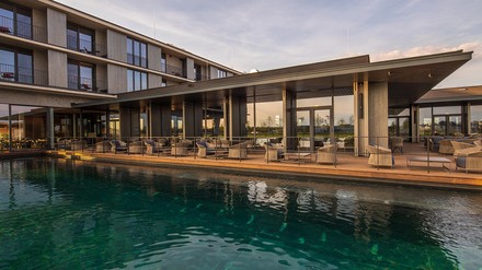 Wein-Wellness-Hotel „The Resort“