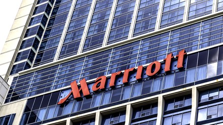 Ausschnitt der Fassade des Marriott Niagara Falls, Ontario, Kanada