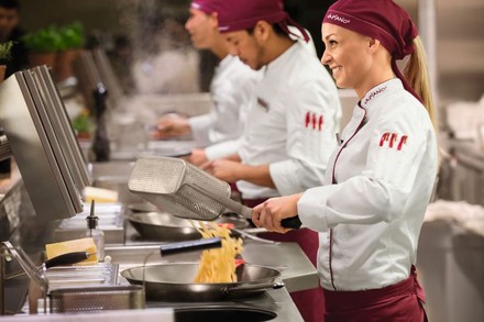 Vapiano Köche an der Fritteuse