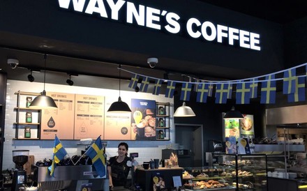 Sieht aus wie bei IKEA ist aber Wayne’s Coffee. (© Autobahn Tank & Rast)
Wayne’s Kaffeebar.