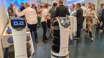 Serviceroboter bei der Generalversammlung des Gastroverbands Chur Region