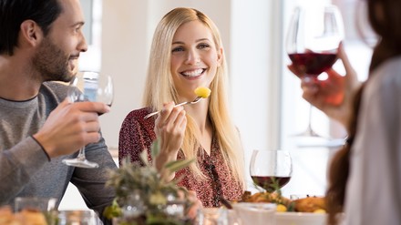 Lachende Restaurantgäste