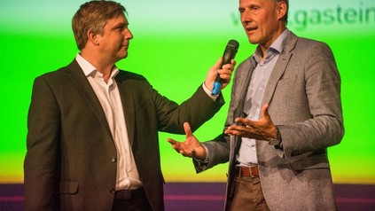 Moderator Martin Schobert und Salzburger Land Tourismus-Geschäftsführer Leo Bauernberger