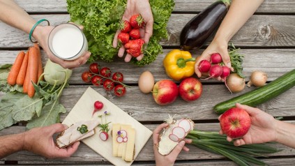 Auswahl an Obst und Gemüse