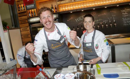 Motivierte und fröhliche Köche bei der Friesenkrone