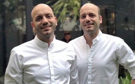 Die Gebrüder Sühring in Kochjacken