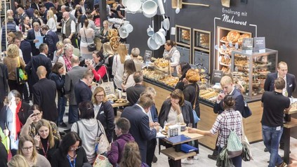Eine Vielzahl von Besuchern auf der Fachmesse Alles für den Gast