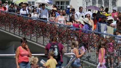 Menschenmenge auf Straße