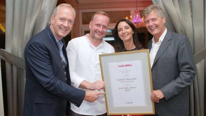 Hubert Wallner mit Ehefrau Kerstin, Spitzenkoch Martin Sieberer und Gault&Millau Herausgeber Karl Hohenlohe