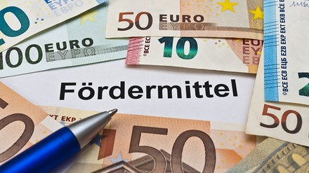 Nahaufnahme von Euro-Geldscheinen, Fördermittel