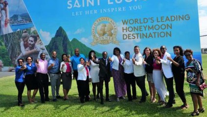 Eine Gruppe fröhlicher Hotelmanager auf der Insel Saint Lucia