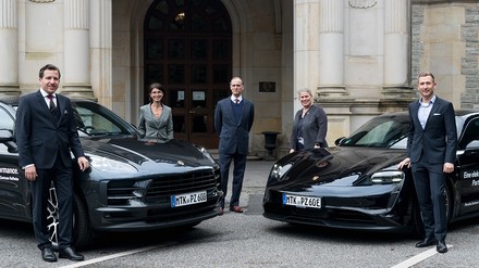 Übergabe der Porsche Taycan und Macan an das Schlosshotel Kronberg