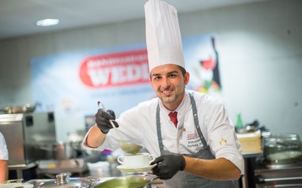 Alexander Forbes bei der Arbeit auf der Wedl Hausmesse