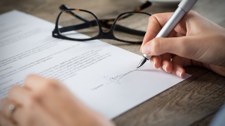 Vertragsunterzeichnung