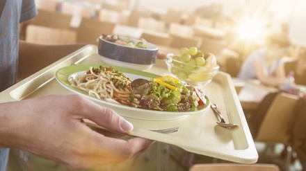 Salatbuffet in einer Kantine